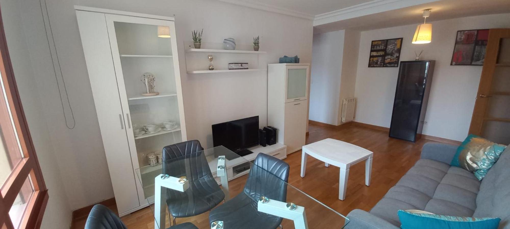 Apartamento Con 2 Habitaciones Y 2 Banos Junto A バリャドリド エクステリア 写真