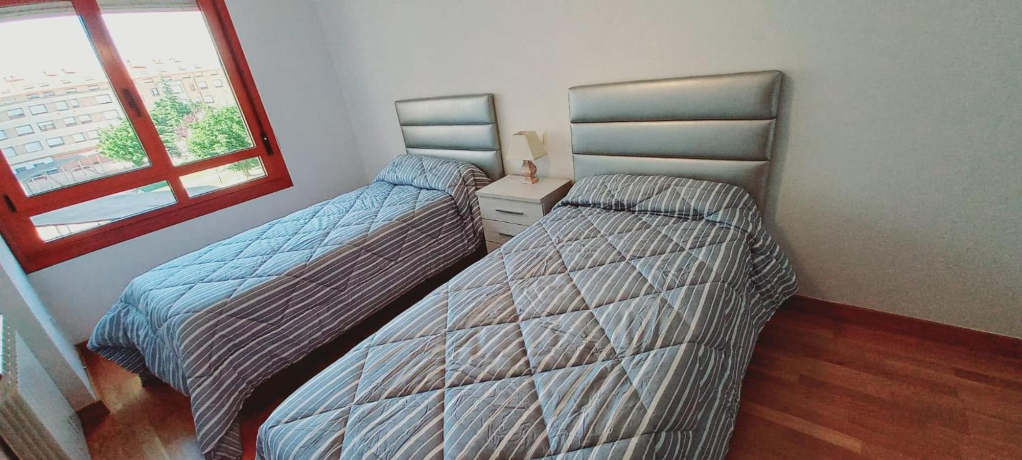 Apartamento Con 2 Habitaciones Y 2 Banos Junto A バリャドリド エクステリア 写真