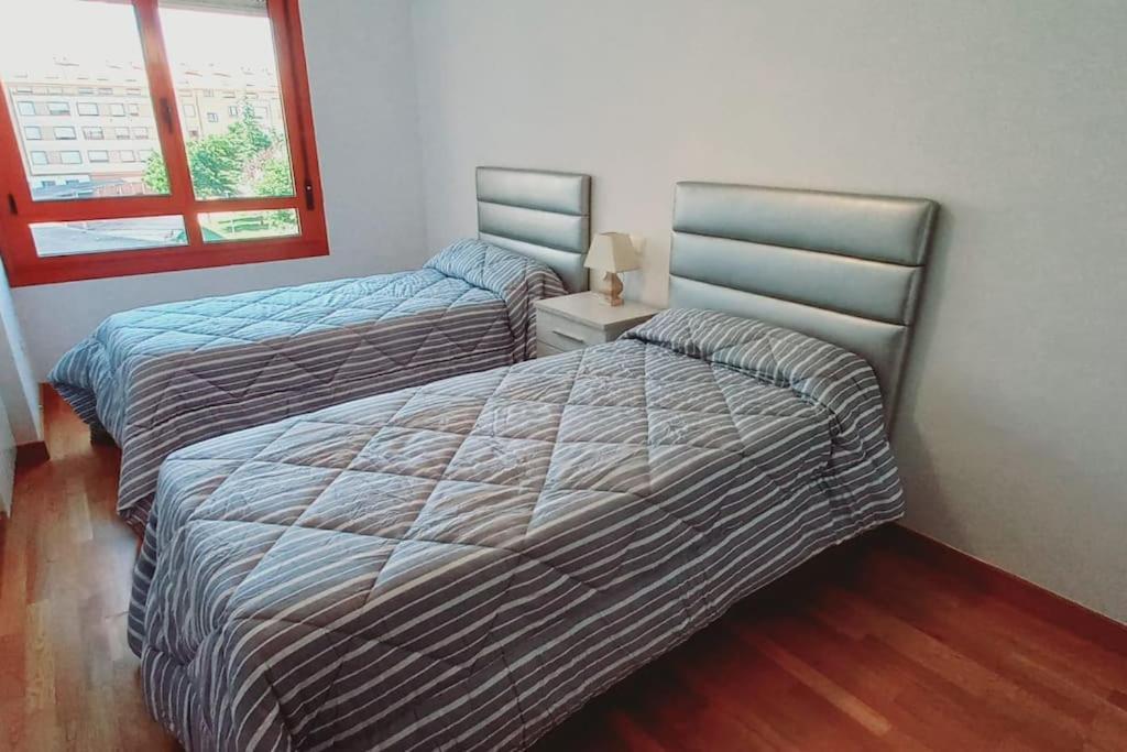 Apartamento Con 2 Habitaciones Y 2 Banos Junto A バリャドリド エクステリア 写真